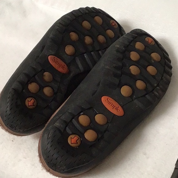 Simple slip on clogs - Picture 4 of 5